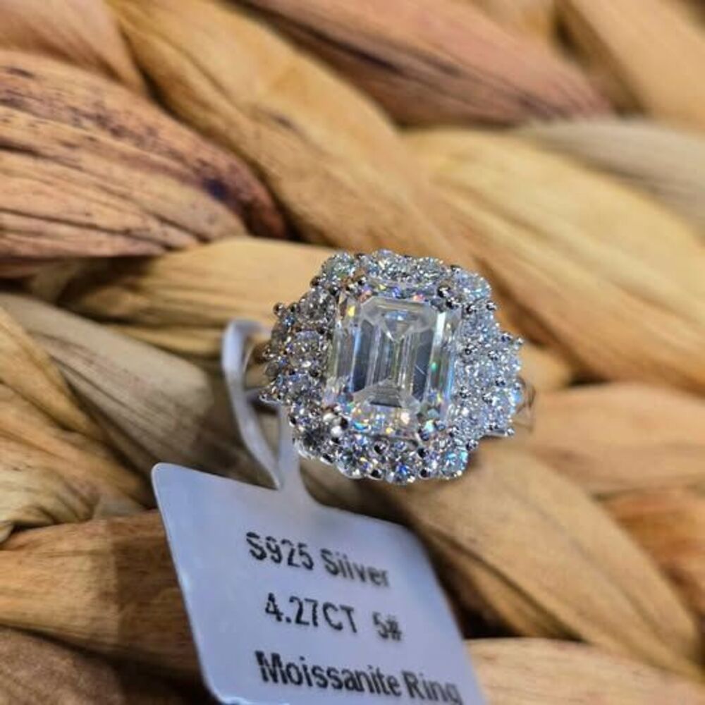 4.27CT Moissanite S925 Silver Ring. Size 5
